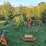 Bed & Breakfast Dworek Wiatrow 3*