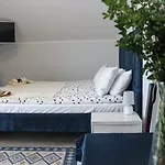 Bed & Breakfast Dworek Wiatrow 3*