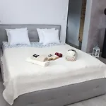 Bed & Breakfast Dworek Wiatrow