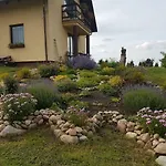 Dworek Wiatrow Bed & Breakfast 3*