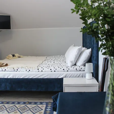 Bed and breakfast Dworek Wiatrów 3*