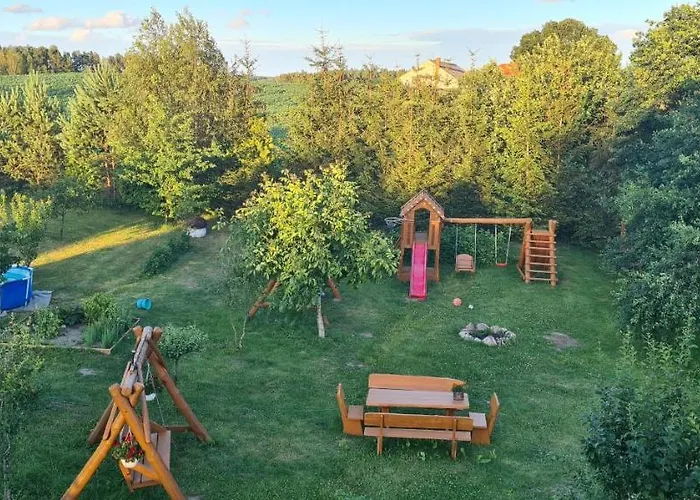 Bed and breakfast Dworek Wiatrów 3*