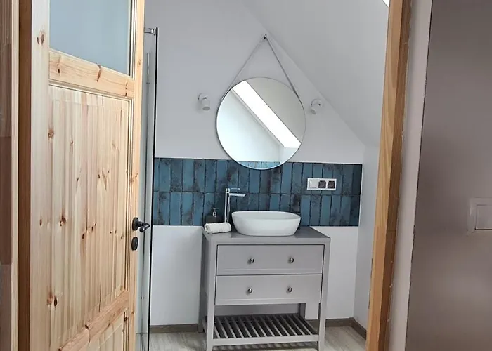 Bed and breakfast Dworek Wiatrów 3*