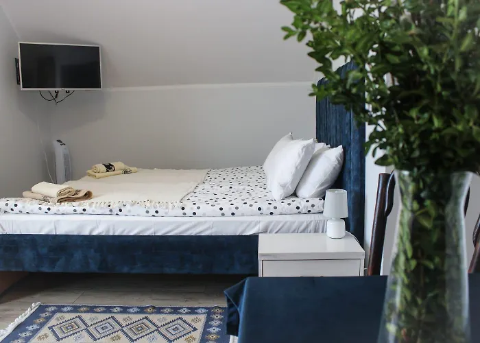 Bed and breakfast Dworek Wiatrów 3*