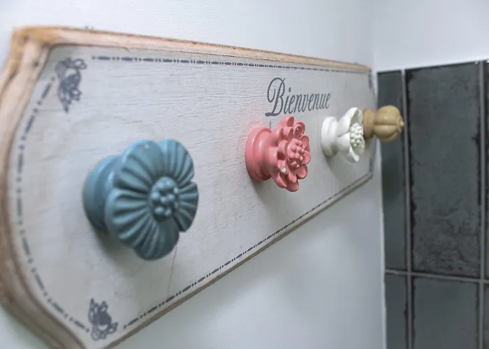 Bed and breakfast Dworek Wiatrów Debogory