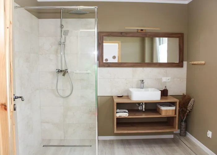 Dworek Wiatrów Bed and breakfast 3*