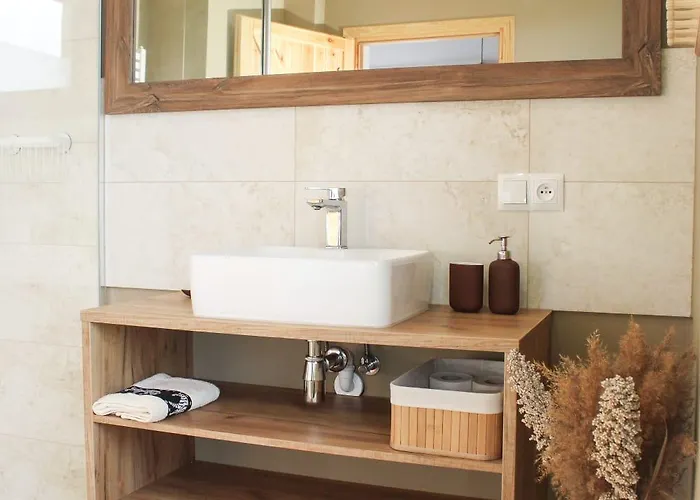 Dworek Wiatrów Bed and breakfast 3*